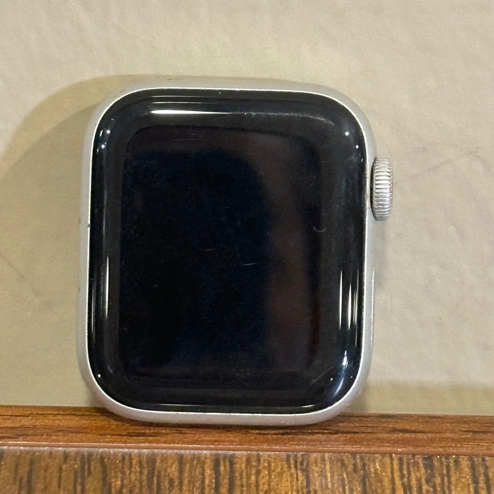 Apple Watch Series 4 40mm GPS Cellular Silver Aluminum Parts Repair S4